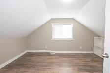 203 Niagara St, St. Catharines - All Inclusive 3 Bed   Den - Photo 17