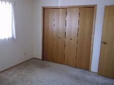 Large 2 Bedroom Suite Near the Mall With A/C, Parking, and Deck - Photo 3