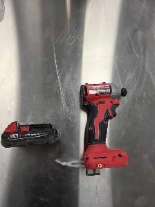 Milwaukee impact driver - Photo 2
