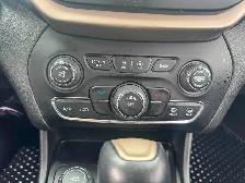 2016 Jeep Cherokee Sport - Photo 16