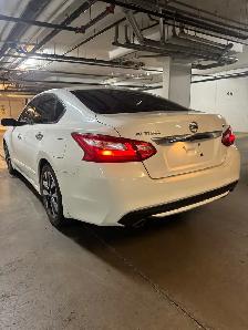 2017 Nissan Altima 2.5 SL Very Clean - Photo 5