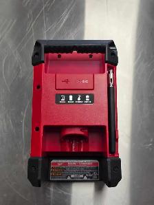 Milwaukee m12 jobsite radio - Photo 2