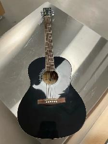 INDIANA IDA-BK DAKOTA 39 AUDITORIUM W/soft case & tuner