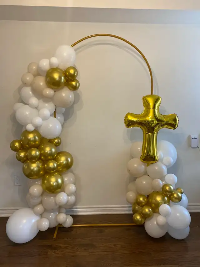 Balloons and custom cakes