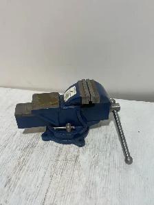 Mastercraft 3-inch Swivel Base Vise