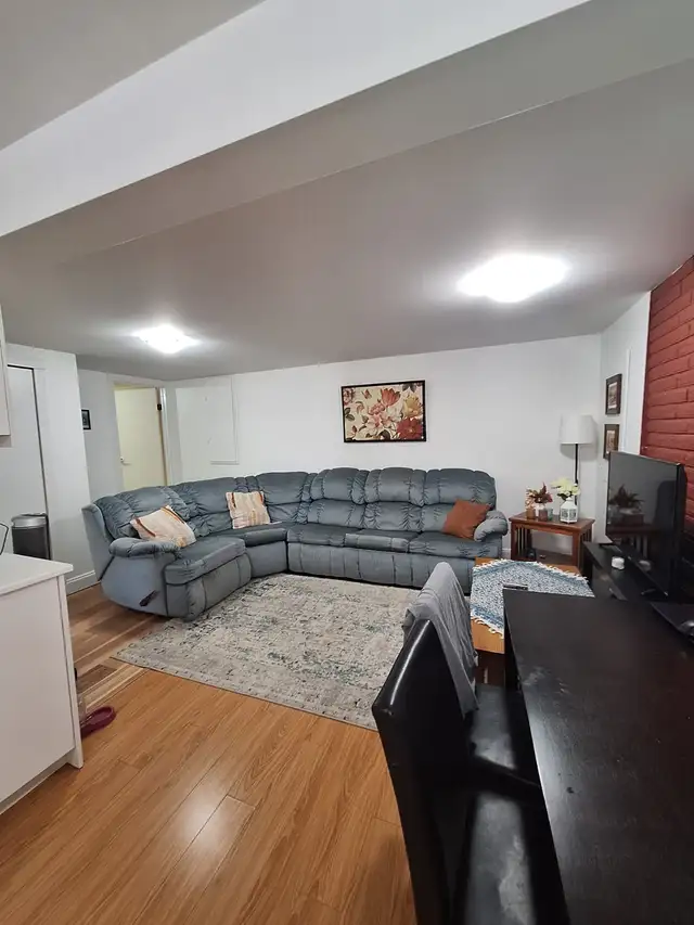 1 bedroom & 1 bathroom suite in Coquitlam