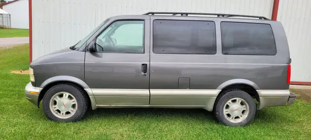 2004 GMC Safari AWD For Sale