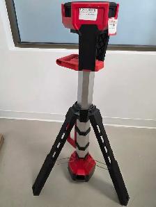 Milwaukee dual power portable tower light - Photo 2