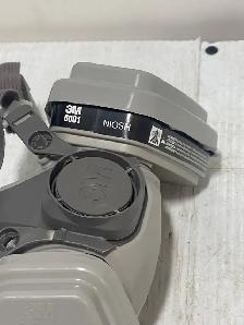 3M respirator mask - Photo 5