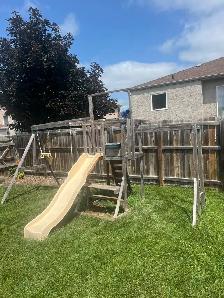 play structure - Photo 2