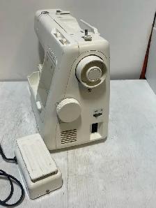 Kenmore 22 Sewing Machine - Photo 3