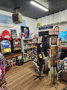 Antiques, Collectibles & Stuff - Photo 3
