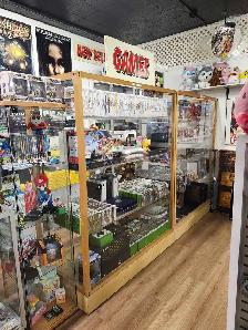 Antiques, Collectibles & Stuff - Photo 2