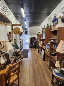 Antiques, Collectibles & Stuff - Photo 2