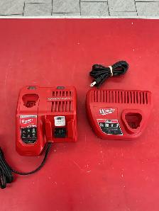 chargeur Milwaukee