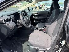 2021 Toyota Corolla Reliable, clean car! - Photo 13