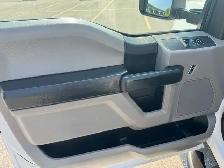 2019 Ford F 250 XL Regular Cab / 8 Ft Long Box / 4x4 / Canopy - Photo 16