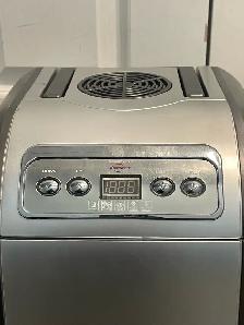 Koolatron C18 Thermoelectric Cooler and Warmer - Photo 2