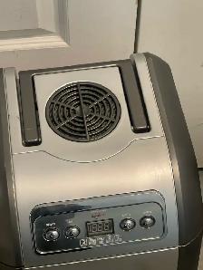 Koolatron C18 Thermoelectric Cooler and Warmer - Photo 9