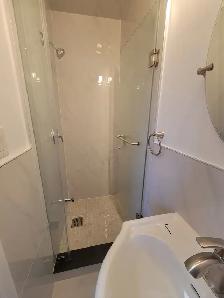 Near UofT,  3 updated bedrooms unit available starting Sept 1 - Photo 2