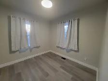 Near UofT,  3 updated bedrooms unit available starting Sept 1 - Photo 6
