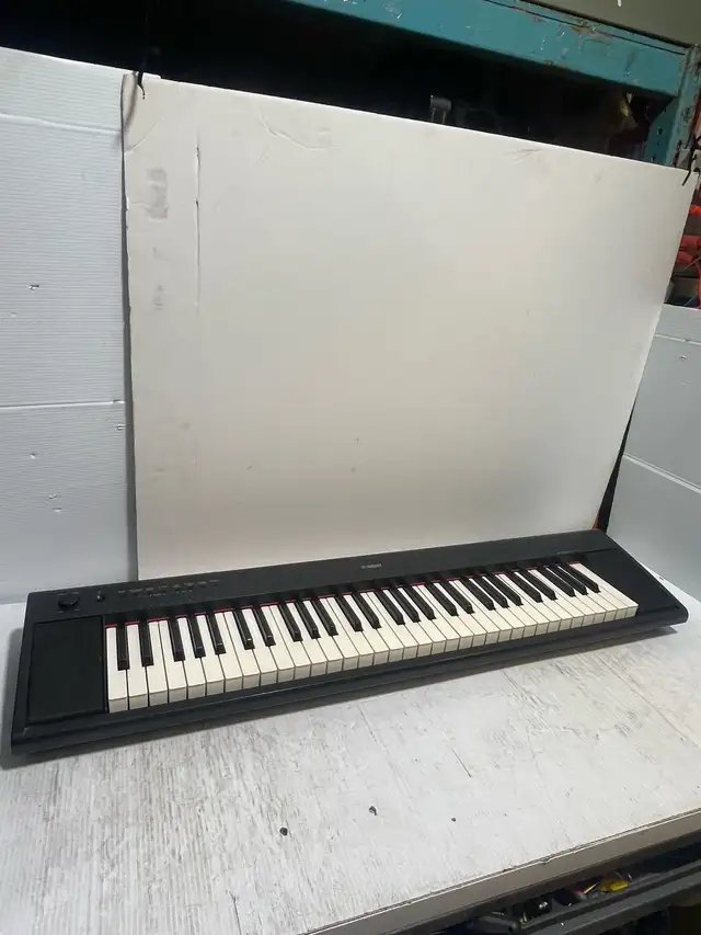 Yamaha Piaggero NP-11 digital keyboard