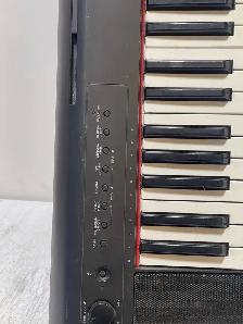 Yamaha Piaggero NP-11 digital keyboard - Photo 2