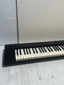 Yamaha Piaggero NP-11 digital keyboard - Photo 9