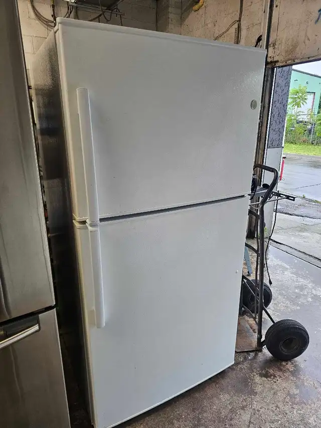 Ge Refrigerator  sale 299