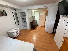 2-Bed, 1-Bath Central Sarnia  – $1,800 All-Inclusive - Photo 7