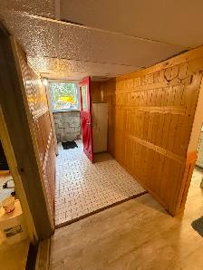 2-Bed, 1-Bath Central Sarnia  – $1,800 All-Inclusive - Photo 8