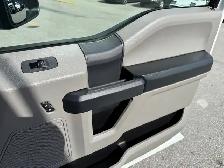2022 Ford F 250 XL Regular Cab / 8 Ft Long Box / 4x4 / Canopy - Photo 13