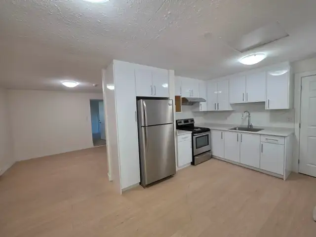 Recently Updated Ground Level 2 Bedroom Suite In Guildford