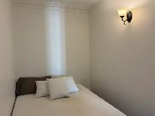 Très beau et très grand 3 1/2, WIFI semi-meublé, Libre - Photo 7