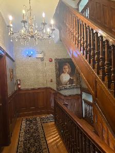 Très beau et très grand 3 1/2, WIFI semi-meublé, Libre - Photo 12