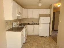 Pet Friendly 2 Bedroom, 1 Bathroom Apartment - Photo 2