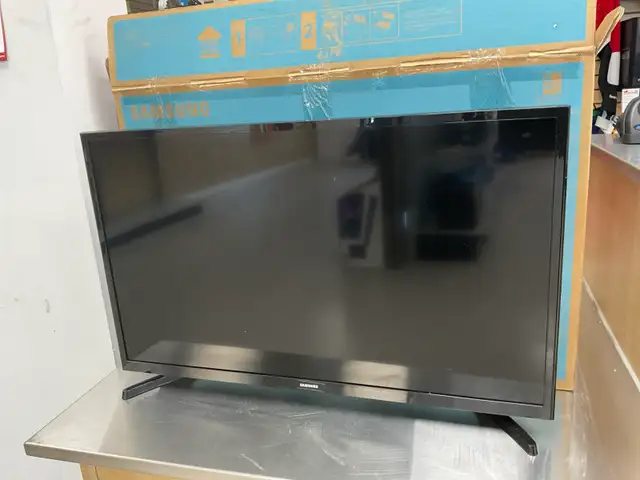 Samsung smart tv 32" ich