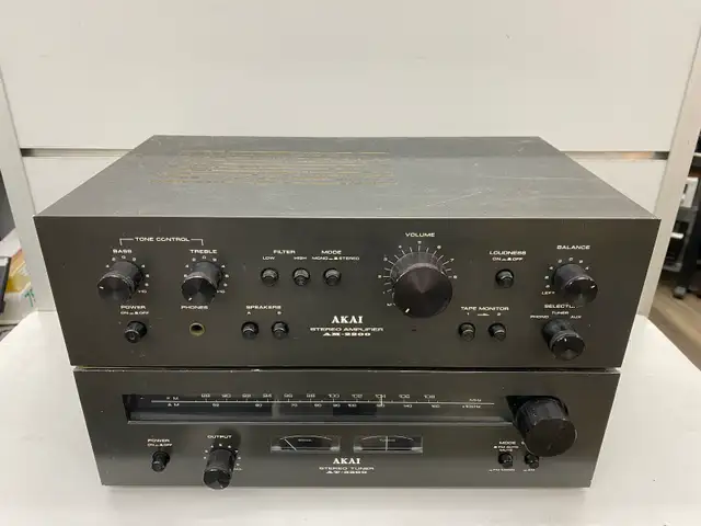 Akai AM-2200 Stereo Amplifier and AT-2200 Tuner