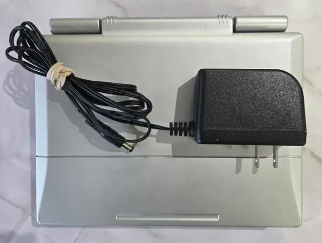 VENTURER PORTABLE DVD PLAYER W/ADAPTER