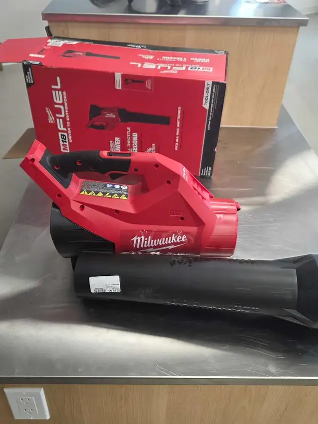 Milwaukee leaf blower