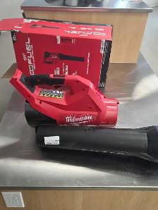 Milwaukee leaf blower