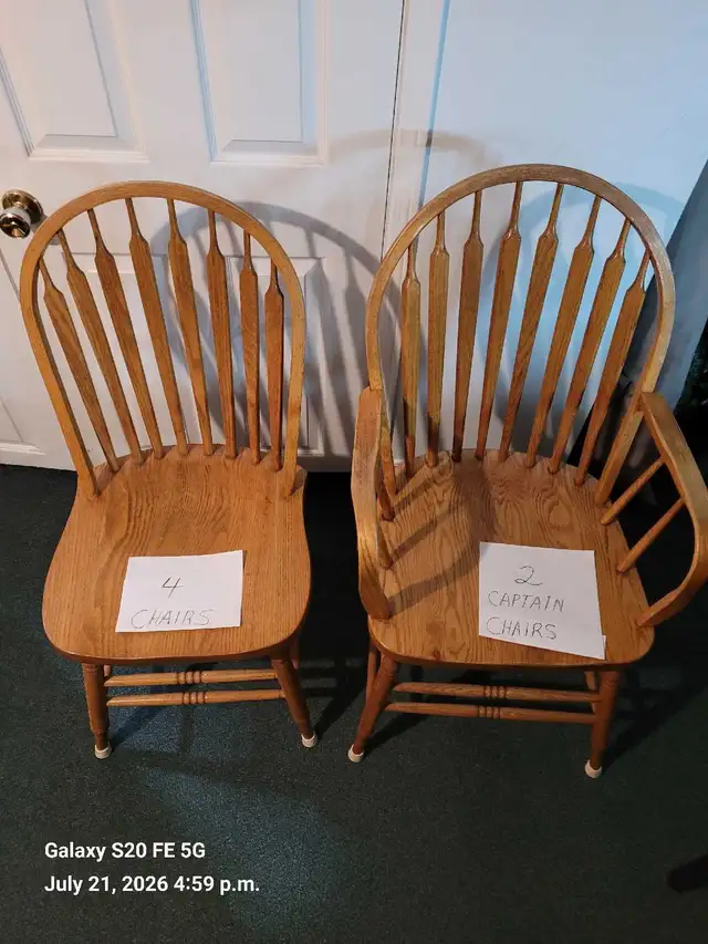2 Oak Kitchen Captain Chairs   4 Oak Kitchen Chairs