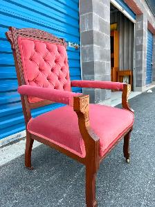 Beautiful Occasional Chair - Photo 3