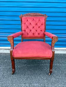 Beautiful Occasional Chair - Photo 7