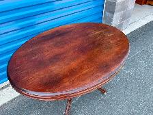 Oval Parlor Table - Photo 5