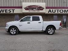 2023 Dodge Ram 1500 Crew Cab SLT 4x4 Crew Cab 5'7 Box - ONLY 46, - Photo 2