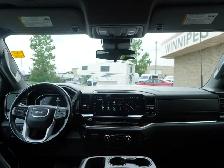 2024 GMC Sierra 3500HD 4WD Crew Cab | FLAT DECK | LOW KMS!! - Photo 2