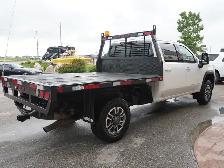 2024 GMC Sierra 3500HD 4WD Crew Cab | FLAT DECK | LOW KMS!! - Photo 8