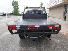 2024 GMC Sierra 3500HD 4WD Crew Cab | FLAT DECK | LOW KMS!! - Photo 9