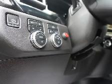 2024 GMC Sierra 3500HD 4WD Crew Cab | FLAT DECK | LOW KMS!! - Photo 15